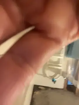 _Pamela04 - 2 fingers in my asshole in bar 🍑