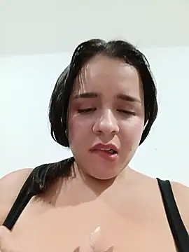 Julieth_hot-69 - Undress me 😈🙈