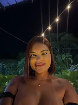 Irina_Velvett - Flahs tits in públic 😈💋