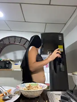 Aisha_k - Sucking cock on knees
