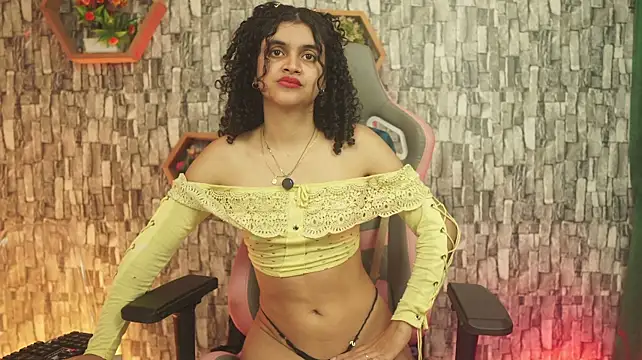 Bonniie_98_ - remove shirt - show tits
