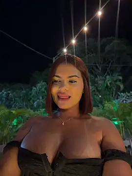 Irina_Velvett - Flahs tits in públic 😈💋