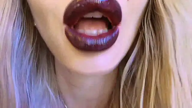 Velvet_kissx - How about some wetness?Booom 💦 😈 👄 🎇