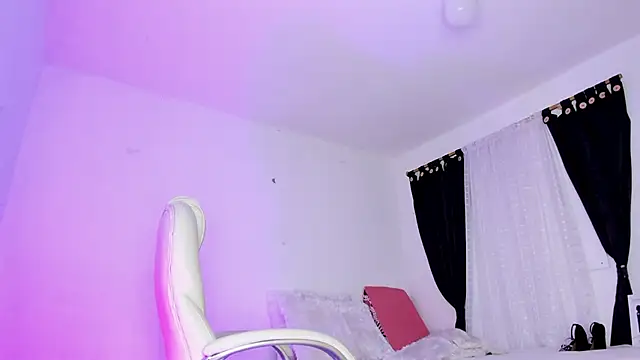 Juliet_Ember01 - 💋 Blow a Kiss