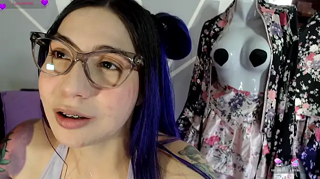 Karlamoon23 - Boobs bounced (no nude)