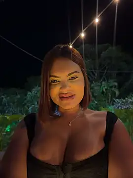 Irina_Velvett - Flahs tits in públic 😈💋