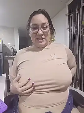 Sharon_G - Assemble a dildo