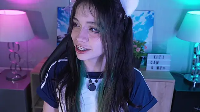Kitticam - Spit my feet + suck it 💦