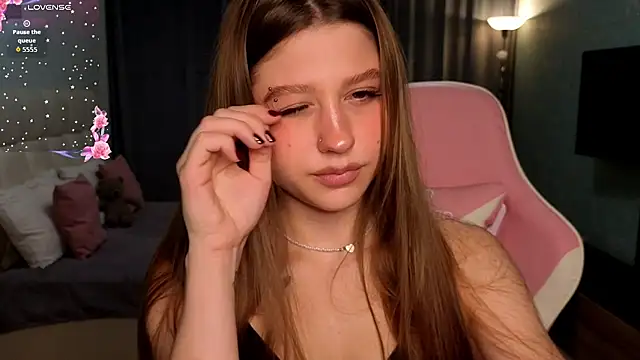 Lilymoore69 - turn around and tease you with my back