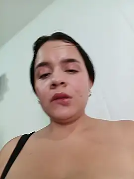 Julieth_hot-69 - Undress me 😈🙈