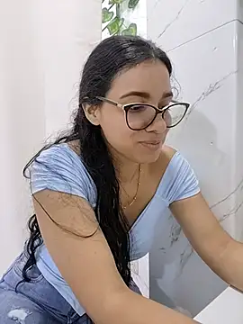 Alanahot94 - Playing with my nipples