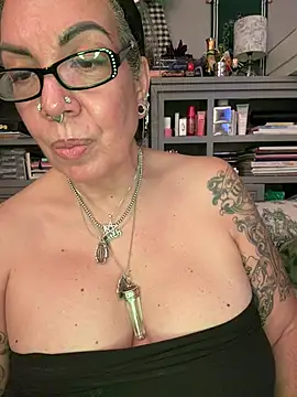 Dieseldame1313 - Hey guys topless dance