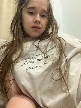 HornyGirlH - SHOW TITS