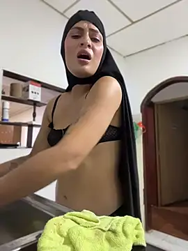 Aisha_k - Sucking cock on knees