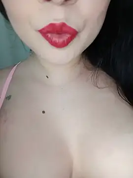 Isabellahot2 - SENTAR DE 4 CONSOLO + DEDOS NO CUZINHO