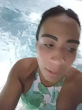 Charlotte_bayron02 - Make mi squirt bathroom beach