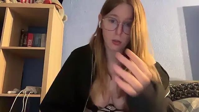 Thepretiestgirlhere