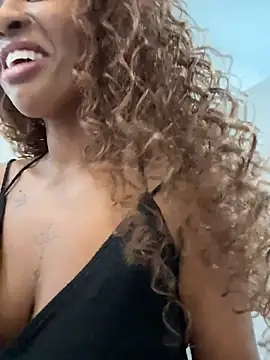 Angel_preta - Tirar a blusa