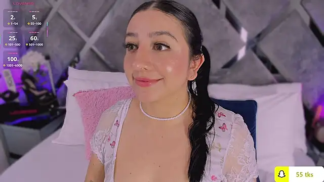 LauraSmith-01 - Show me tits👅