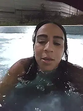 Charlotte_bayron02 - Make mi squirt bathroom beach