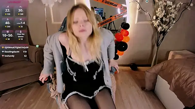 Ivy_Pierce - Get doggy style and tease ass