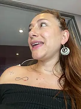 Samara-kitty - show ass in my window