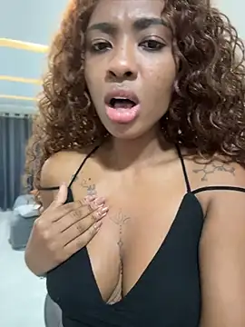 Angel_preta - Tirar a blusa