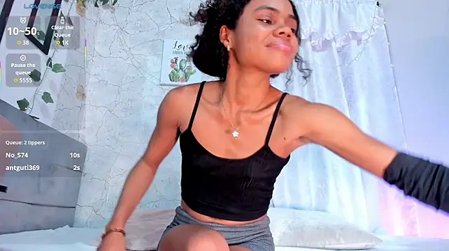 Valerie_curls