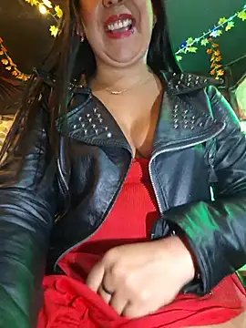 Keny__a - Tits out for 2 minutes in public 😈