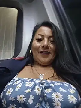 Misshot_02 - Show de titis 🍒 In public oil
