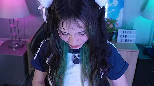 Kitticam - Spit my feet + suck it 💦