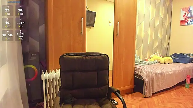 Tiny_Kiss - naked 5 min