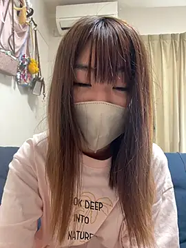 Marumaru_omaru - Tシャツを脱ぐ