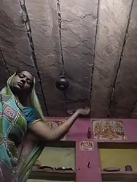 Hot_khusi753