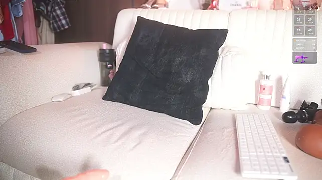 Katlyn_martins - TOUCHING MY ASS AND PUSSY SAME TIME🍑