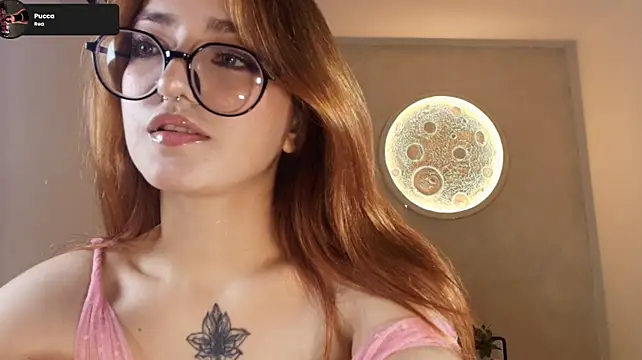 SweetJennaa - Make my pussy shine PUTTING OIL ON IT