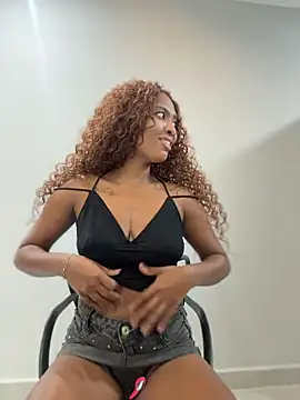 Angel_preta - Tirar a blusa