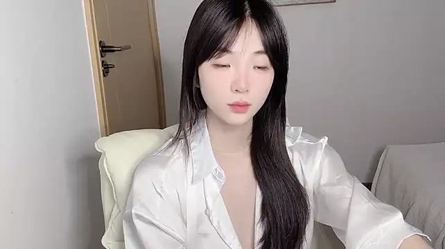 Louise-3 - 控制3分钟+无内M腿