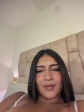 Nicolegh_ - Rub my pussy closely✨