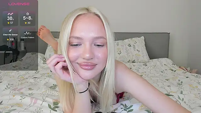 Sarahphyllis - suck my own nipple