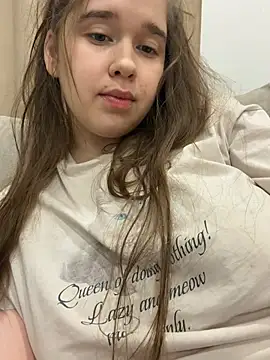 HornyGirlH - SHOW TITS