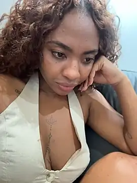 Angel_preta - Tirar a blusa