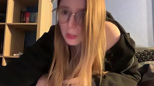 Thepretiestgirlhere