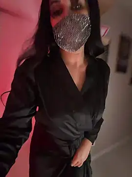 Queen-chamss - PLAY BOOBS + SPIT ON THEM