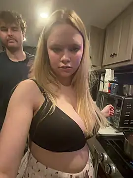 Sweetdivide - Facefuck and cumshot outside