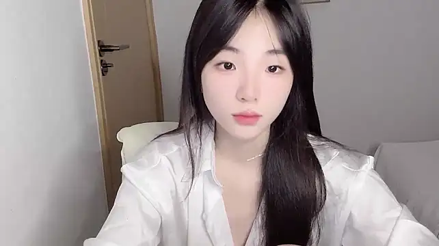 Louise-3 - 控制3分钟+无内M腿