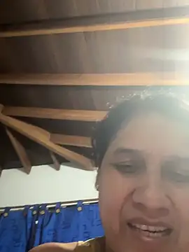 Siri_duque - Meter dos dedos en el coño