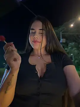 BellaLeclair_