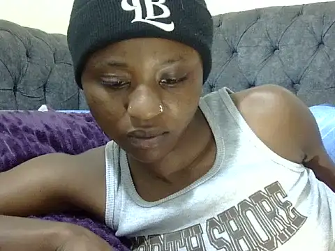 SweetTemptationKE - ridedildo and squirt