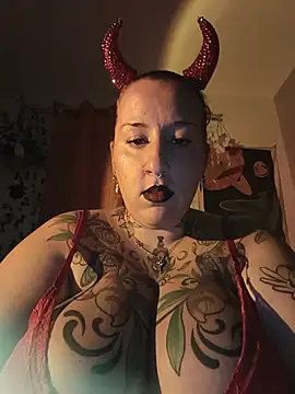 Thelittledevil388 - Voir mes seins